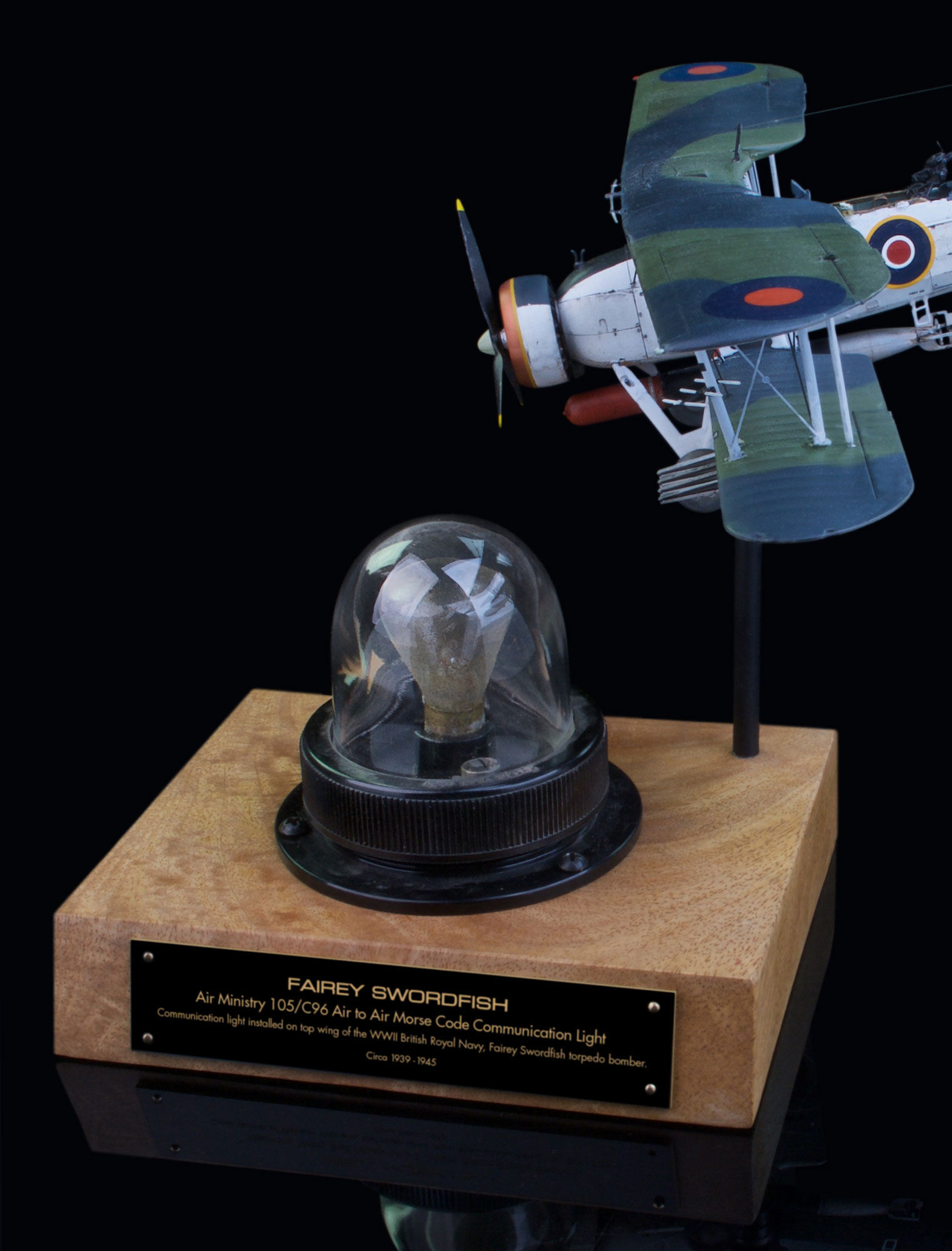 FAIREY SWORDFISH, AIR MINISTRY 105-C/96 MORSE CODE AIR TO AIR COMMUNICATION LAMP